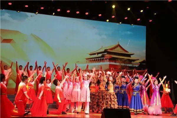 智勇双全的刘备与诸葛亮：草船借箭的传奇之旅